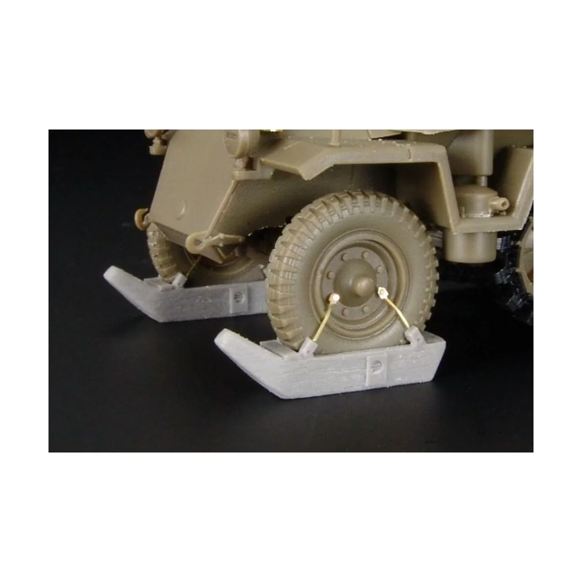 Sd Kfz 250-251 front wheels SKI, 1/48 - Hauler HLX48281