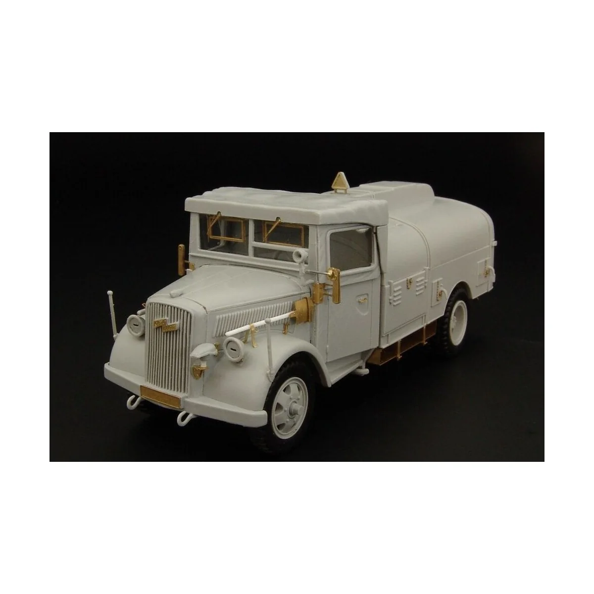 Opel Blitz Tankwagen, 1/48 - Hauler HLX48308