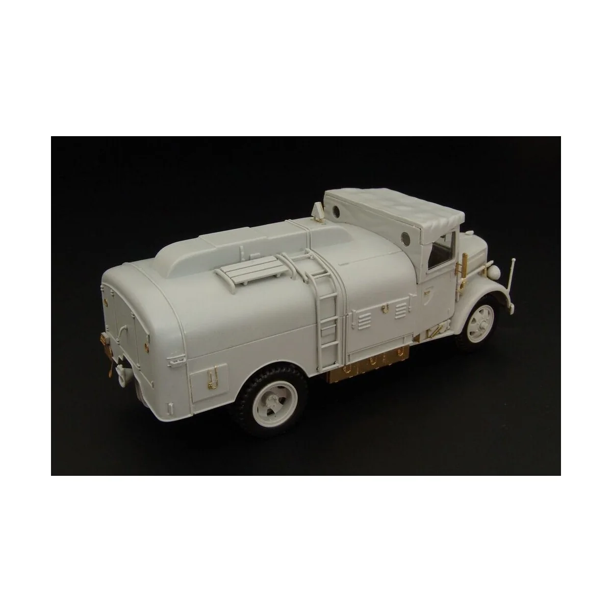 Opel Blitz Tankwagen, 1/48 - Hauler HLX48308