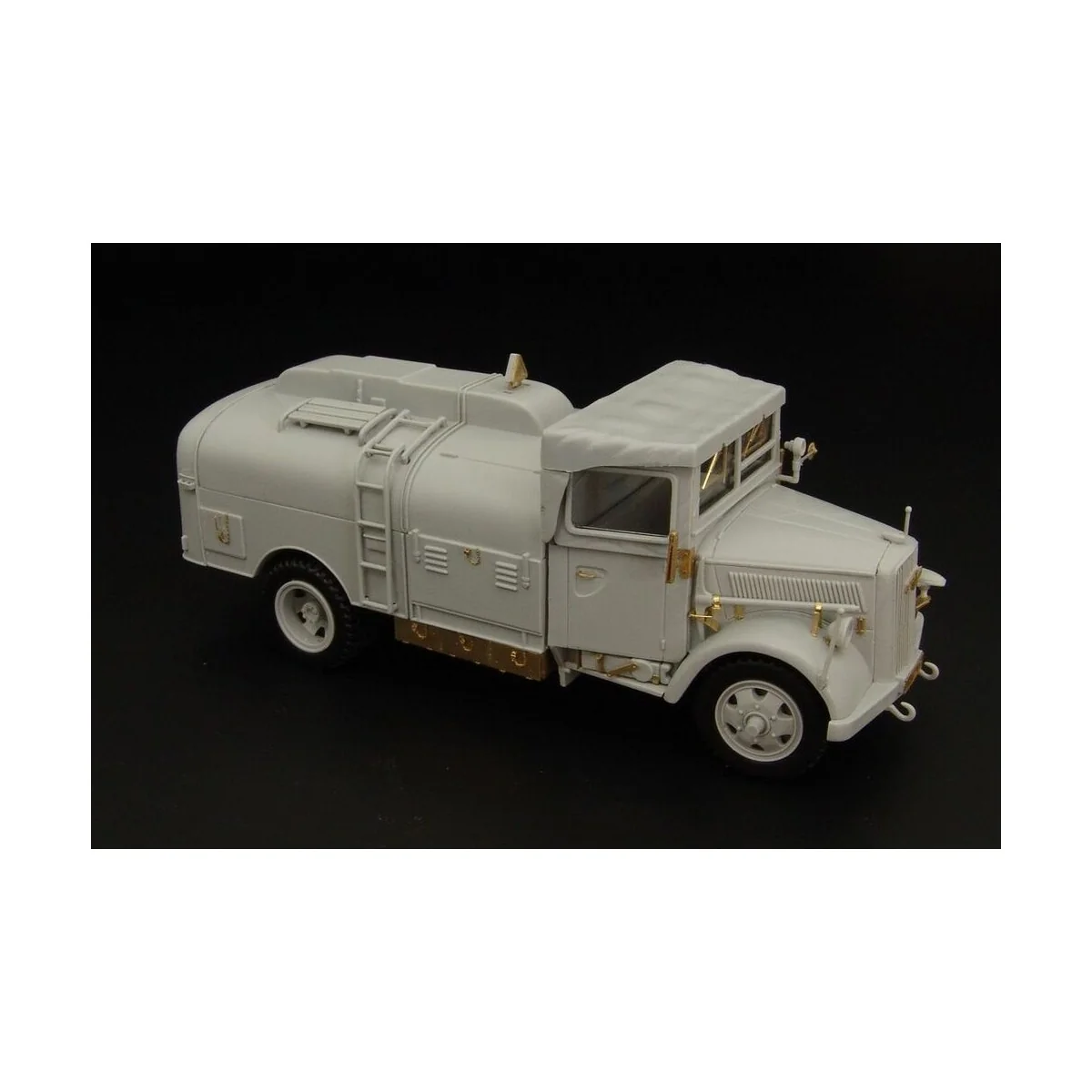 Opel Blitz Tankwagen, 1/48 - Hauler HLX48308