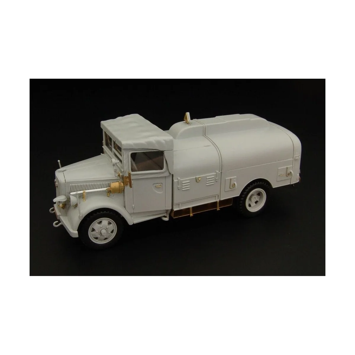 Opel Blitz Tankwagen, 1/48 - Hauler HLX48308
