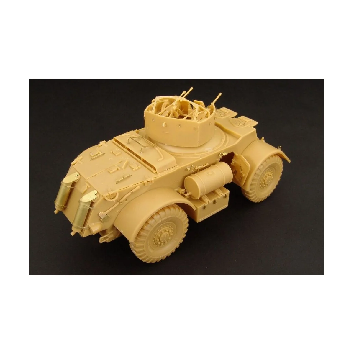 T17E2 AA Staghound, 1/48 - Hauler HLX48322