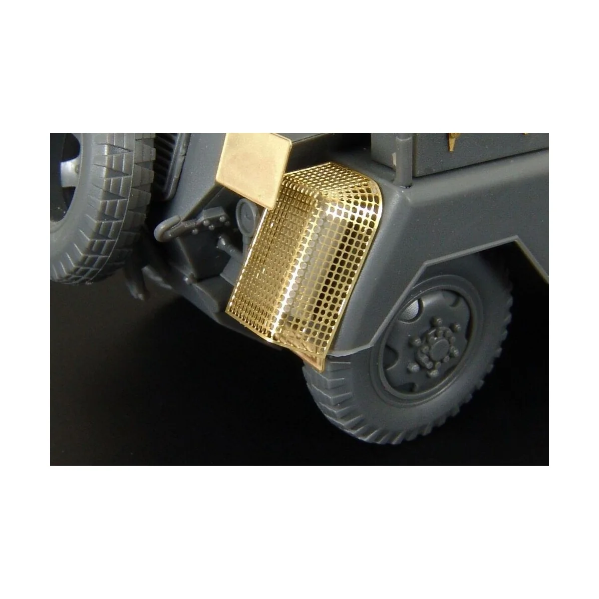 Sd Kfz 232 exhaust shroud mesh and silencer, 1/48 - Hauler HLX48337