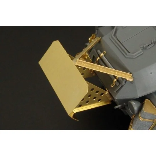 Sd Kfz 232 front bumper-spoiler, 1/48 - Hauler HLX48338