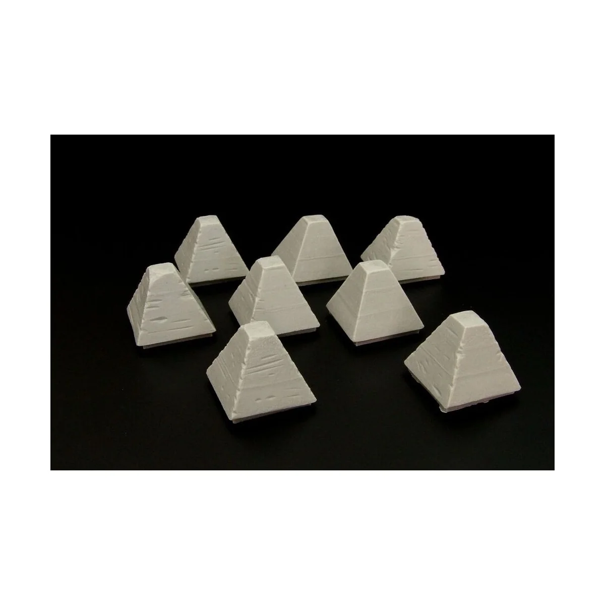 Dragon’s Teeth tank traps, 1/48 - Hauler HLX48367