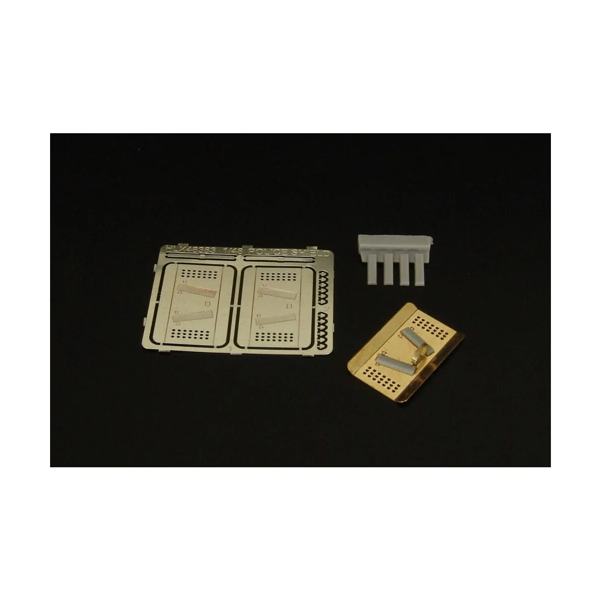 Police shield, 1/48 - Hauler HLX48383