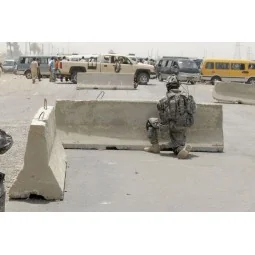 Modern concrete road barriers, 1/48 - Hauler HLF48009 2