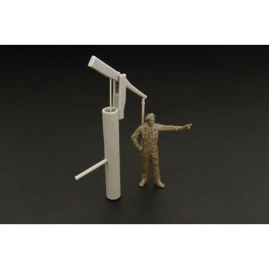 Rustic style water pump, 1/48 - Hauler HLF48014
