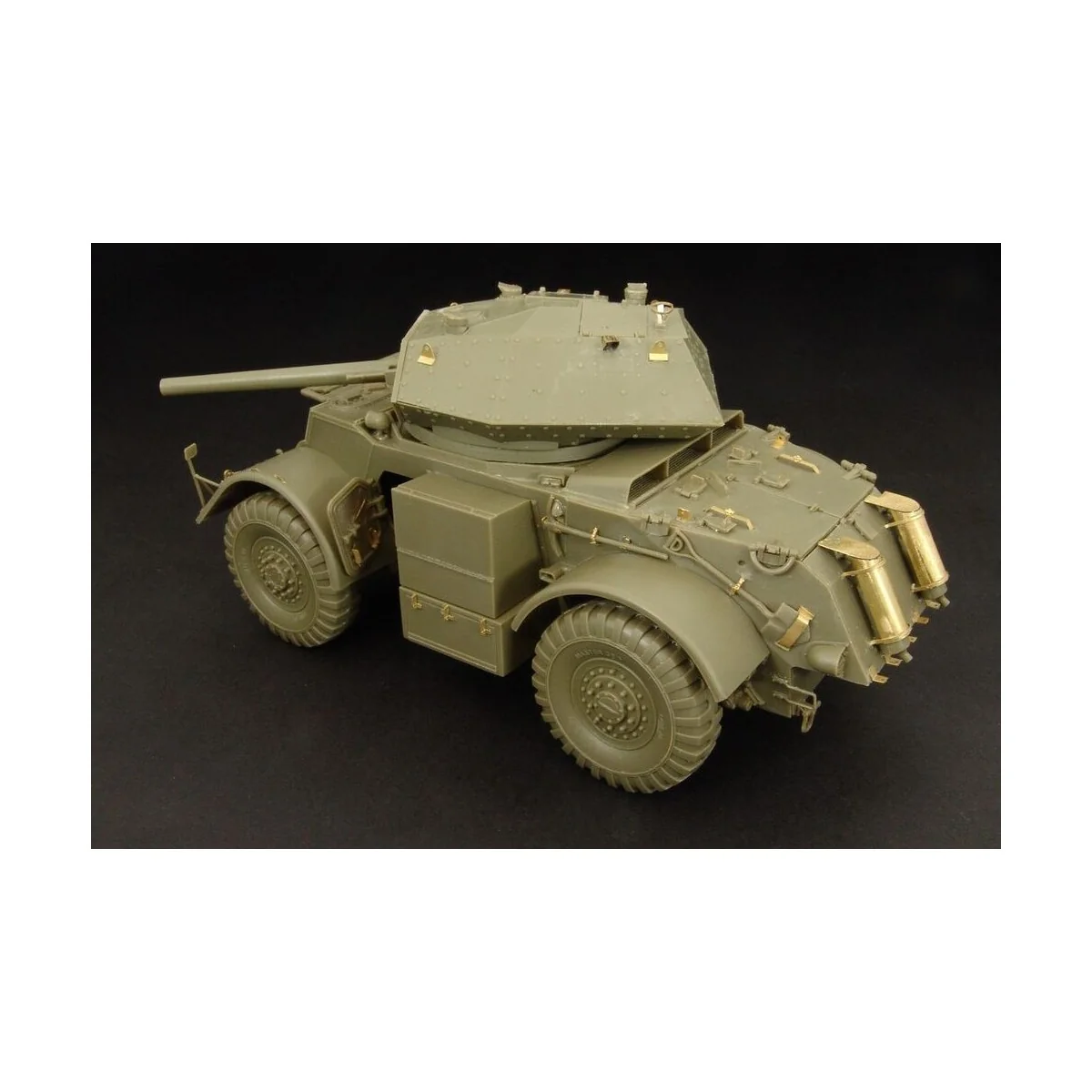 STAGHOUND Mk III, 1/35 - Hauler HLU35050