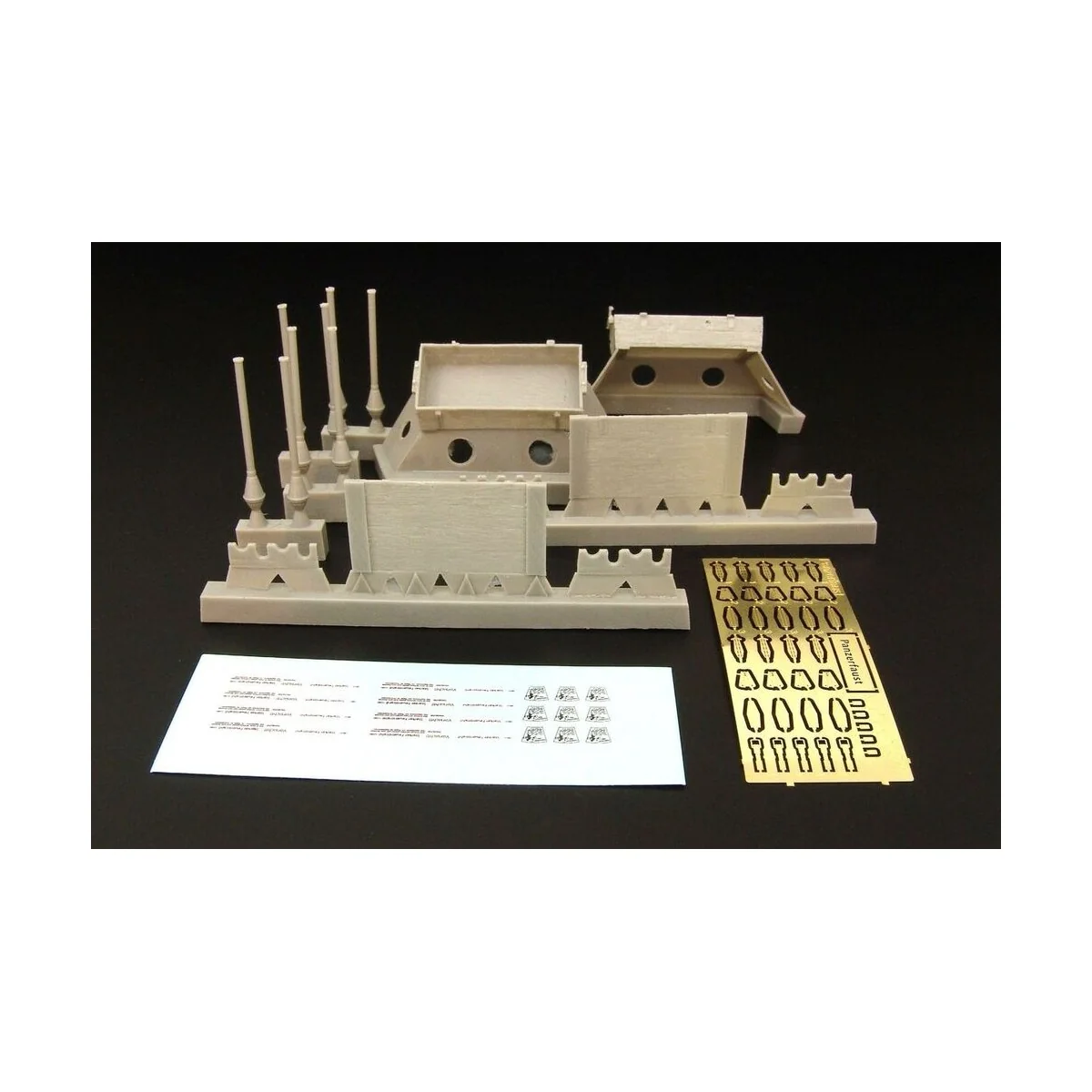 Panzerfaust with box 2sets, 1/35 - Hauler HLU35075