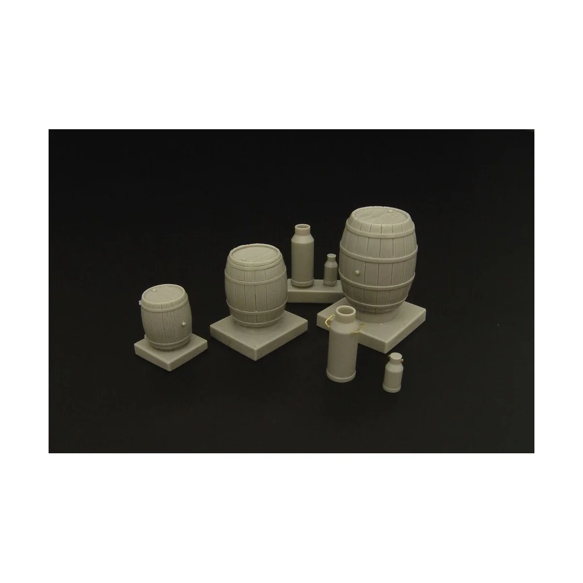 Wooden barrels and milk cans, 1/35 - Hauler HLU35080