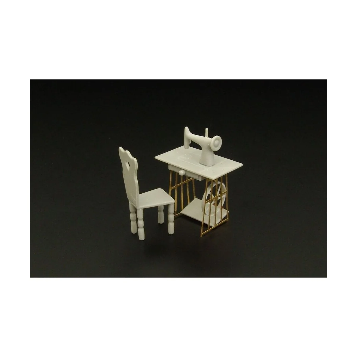 Singer sewing machine, 1/35 - Hauler HLU35085