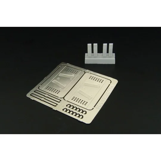 Ukraine police shield (2pcs), 1/35 - Hauler HLU35088
