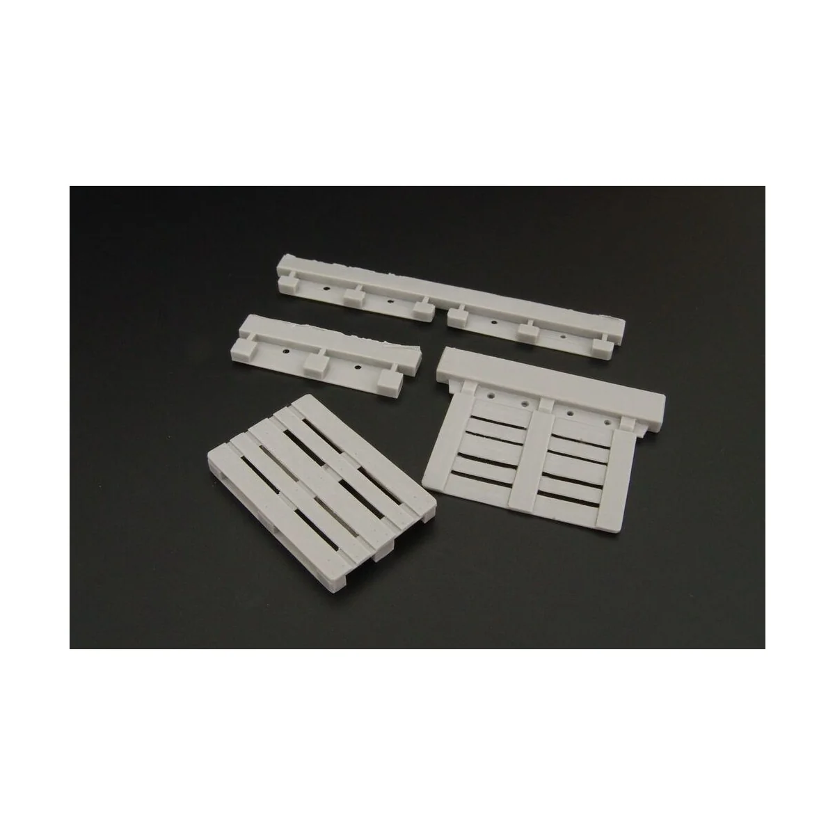 Euro pallet (2pcs), 1/35 - Hauler HLU35095