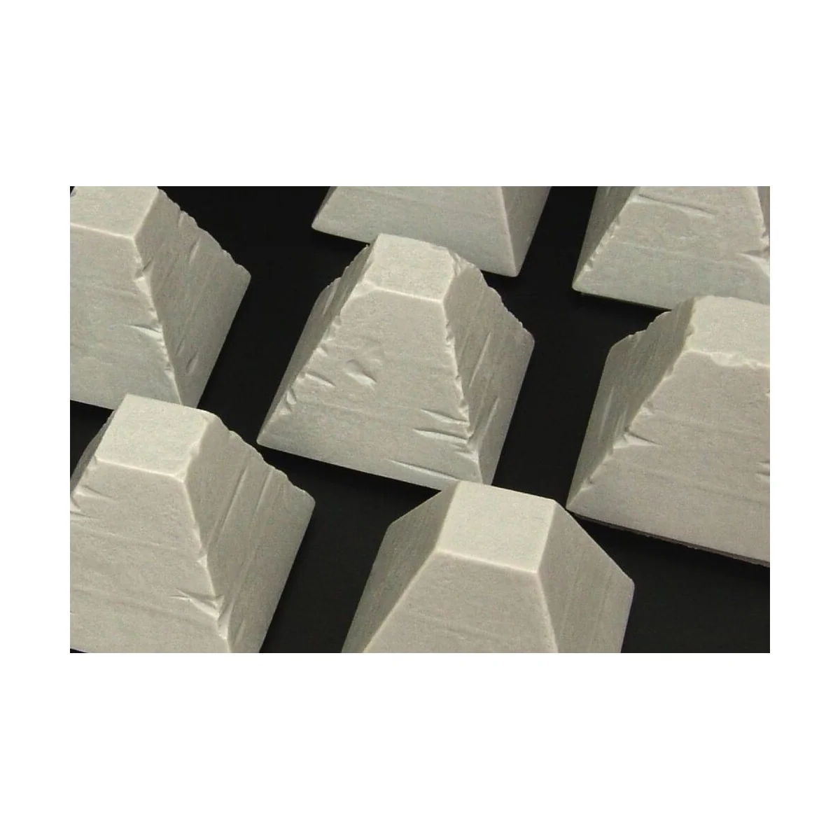 Dragon’s Teeth tank traps, 1/35 - Hauler HLU35096