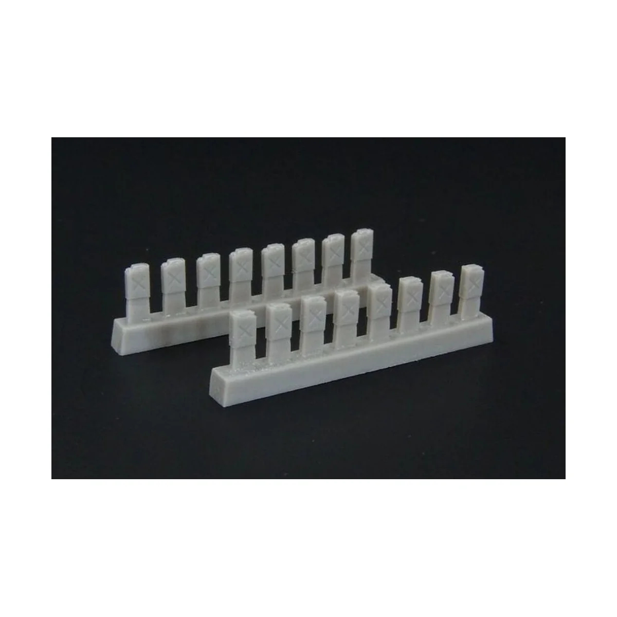 U S fuel cans, 1/144 - Brengun BRL144009