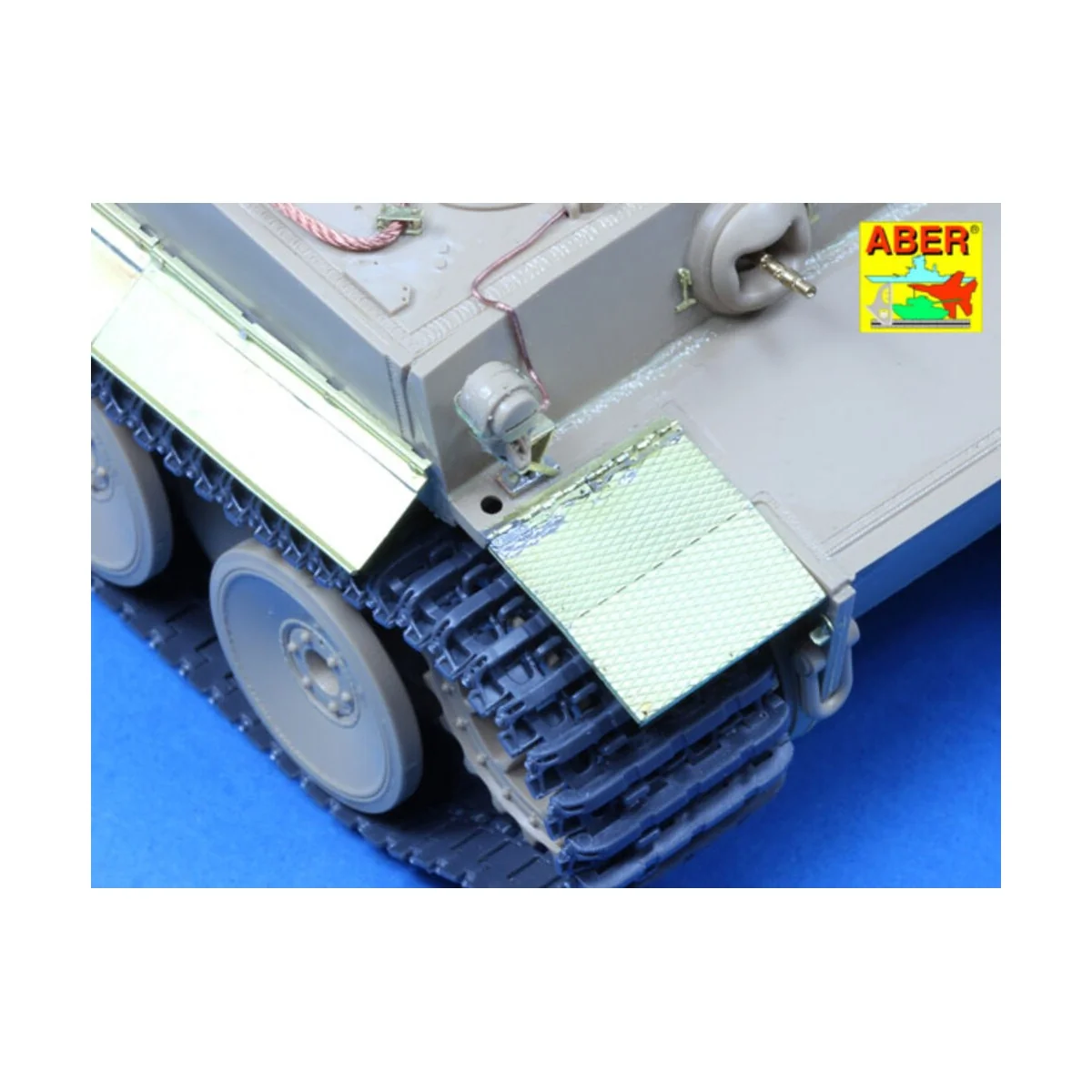 Fenders and exhaust covers for Tiger I (for early model in Africa),...