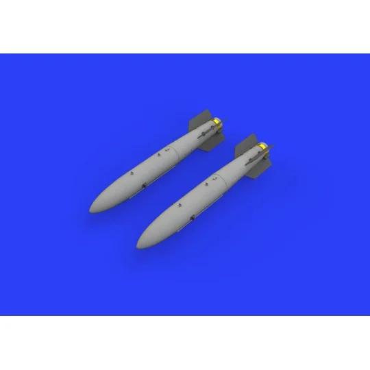 B43-0 Nuclear Weapon w/SC43-4/-7 tail assembly, 1/48 - Eduard Acces...