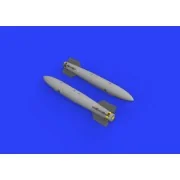 B43-0 Nuclear Weapon w/SC43-4/-7 tail assembly, 1/48 - Eduard Acces...