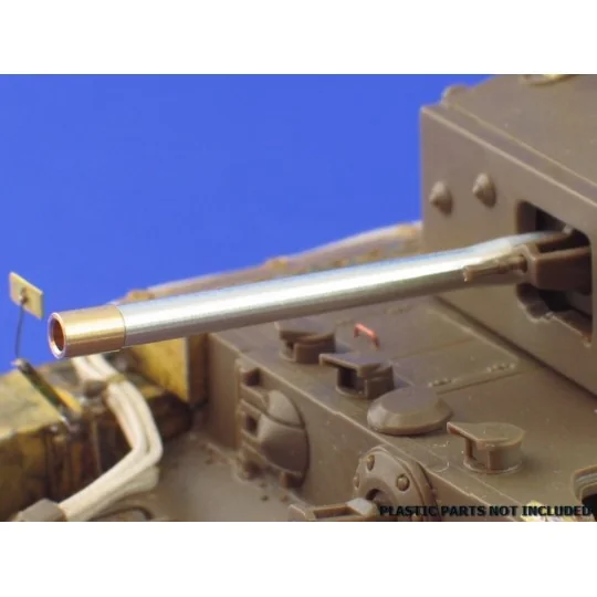 British Q.F.6 pdr.57 mm Mk.III gun barrel for Centaur, Cromwell, 1/...