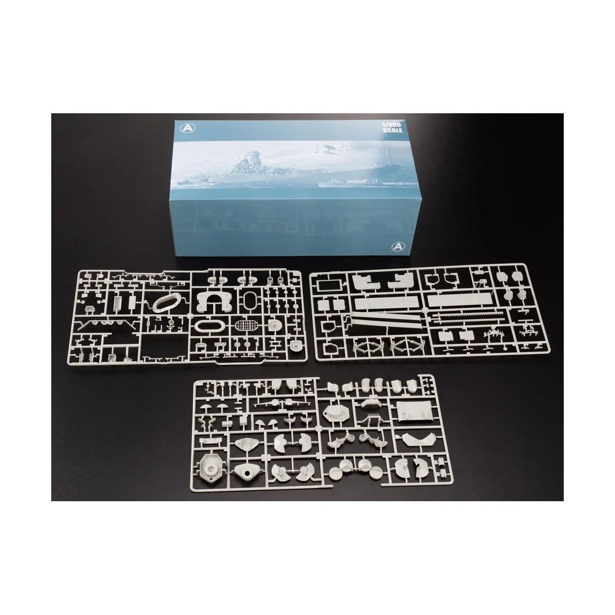 YAMATO Battleship PREMIUM, 1/200 - Glow2B Modellbau 5058052000
