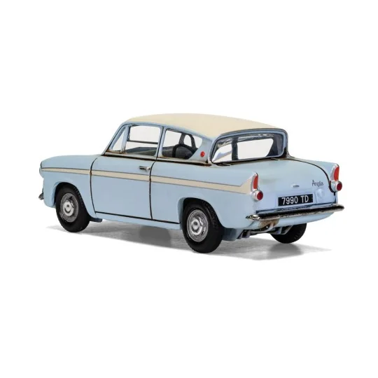 Harry Potter - Enchanted Ford Anglia w/Harry and Ron figures, 1/43 ...