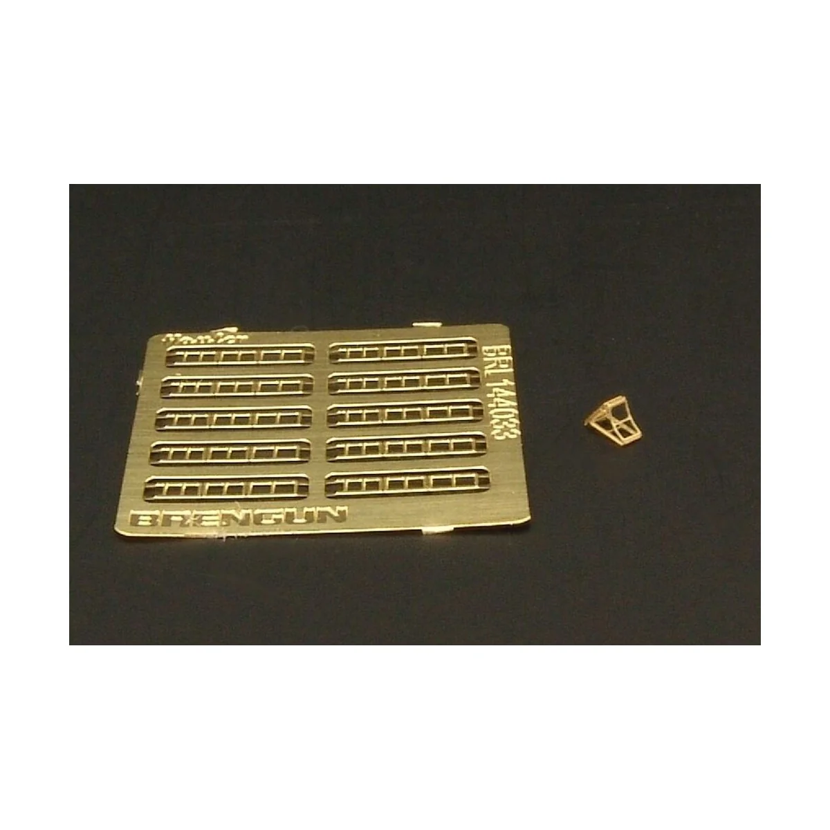 Luftwaffe wheel chocks (10pcs), 1/144 - Brengun BRL144033