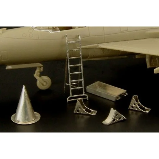 MIG-21 maintenance accessories (Eduard-Atack), 1/144 - Brengun BRL1...