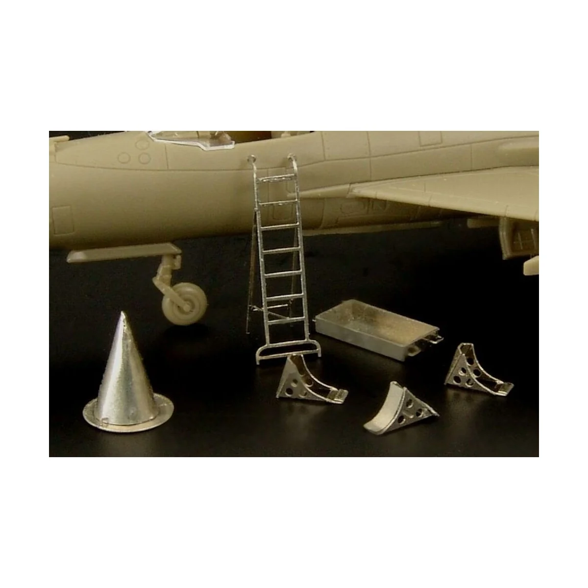 MIG-21 maintenance accessories (Eduard-Atack), 1/144 - Brengun BRL1...