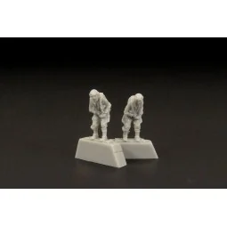 German pilot WWII (two pieces), 1/144 - Brengun BRL144081 2