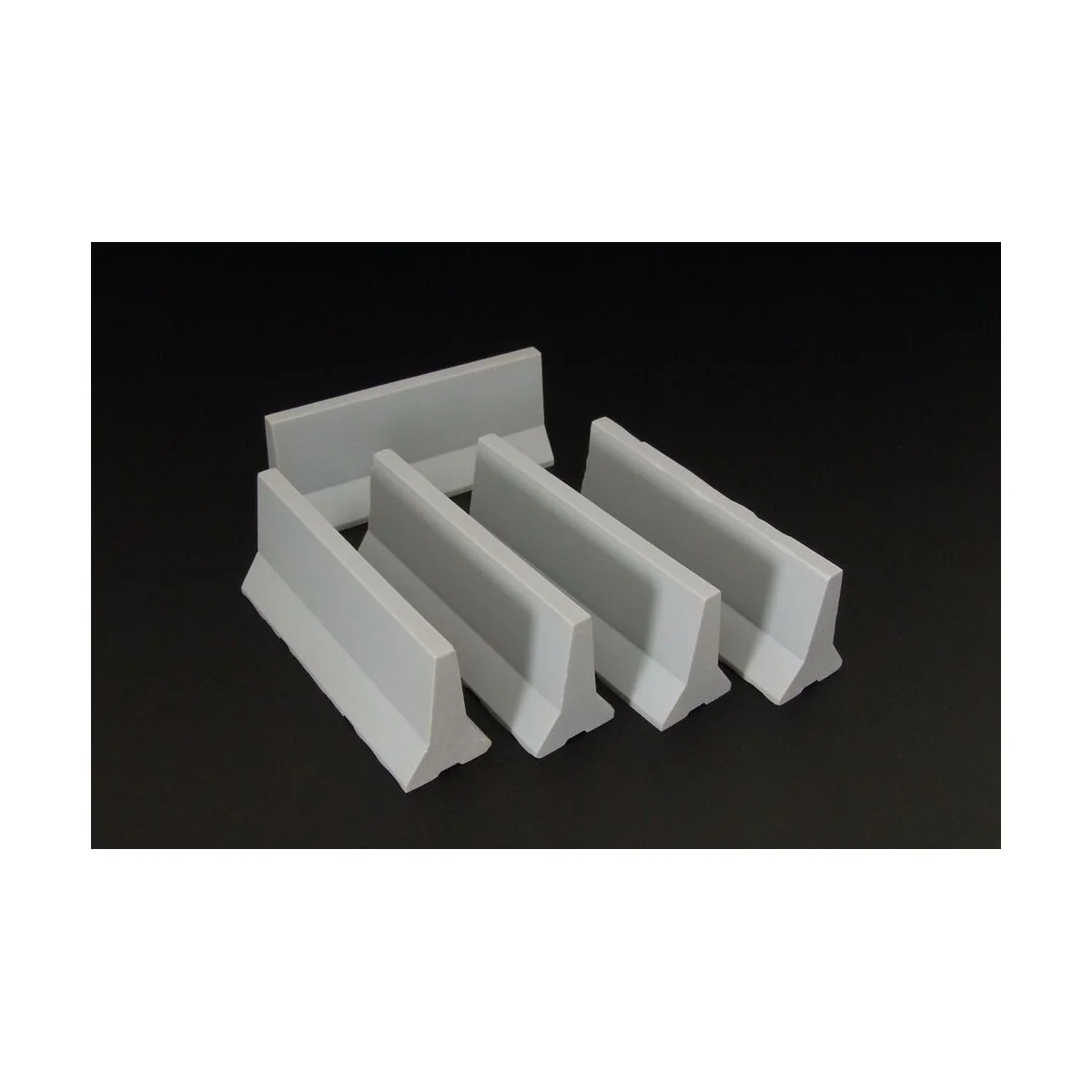 Modern concrete road barriers, 1/72 - Brengun BRL72006