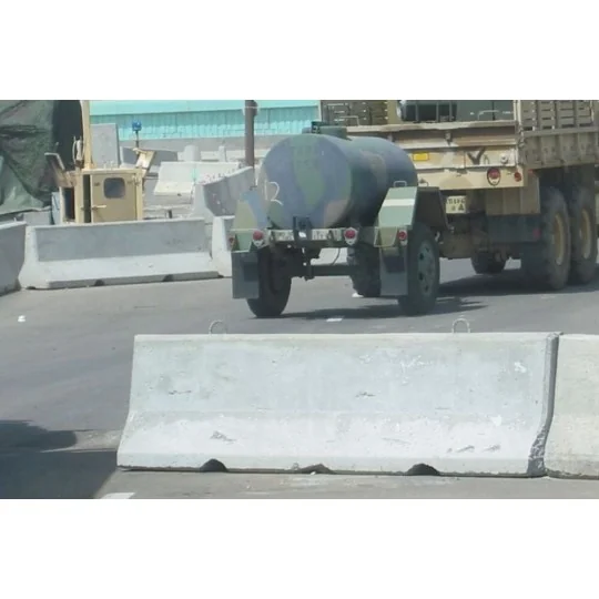 Modern concrete road barriers, 1/72 - Brengun BRL72006