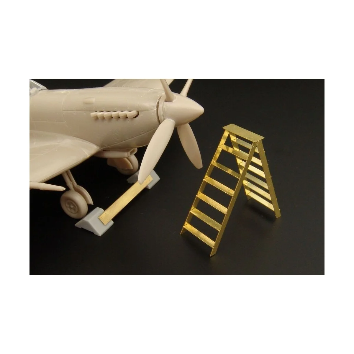 British wheel chock - ladder, 1/72 - Brengun BRL72043