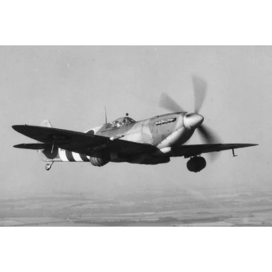 Beer Spitfire Mk IX, 1/72 - Brengun BRL72063