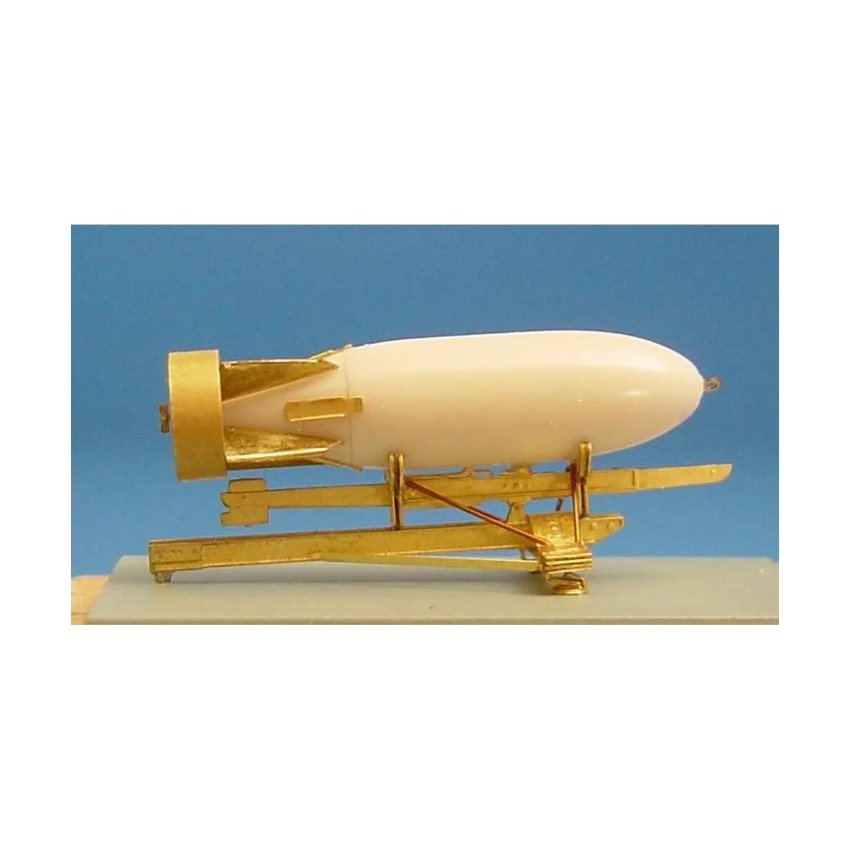 British 500lb bomb with bomb rack, 1/48 - Brengun BRL48003