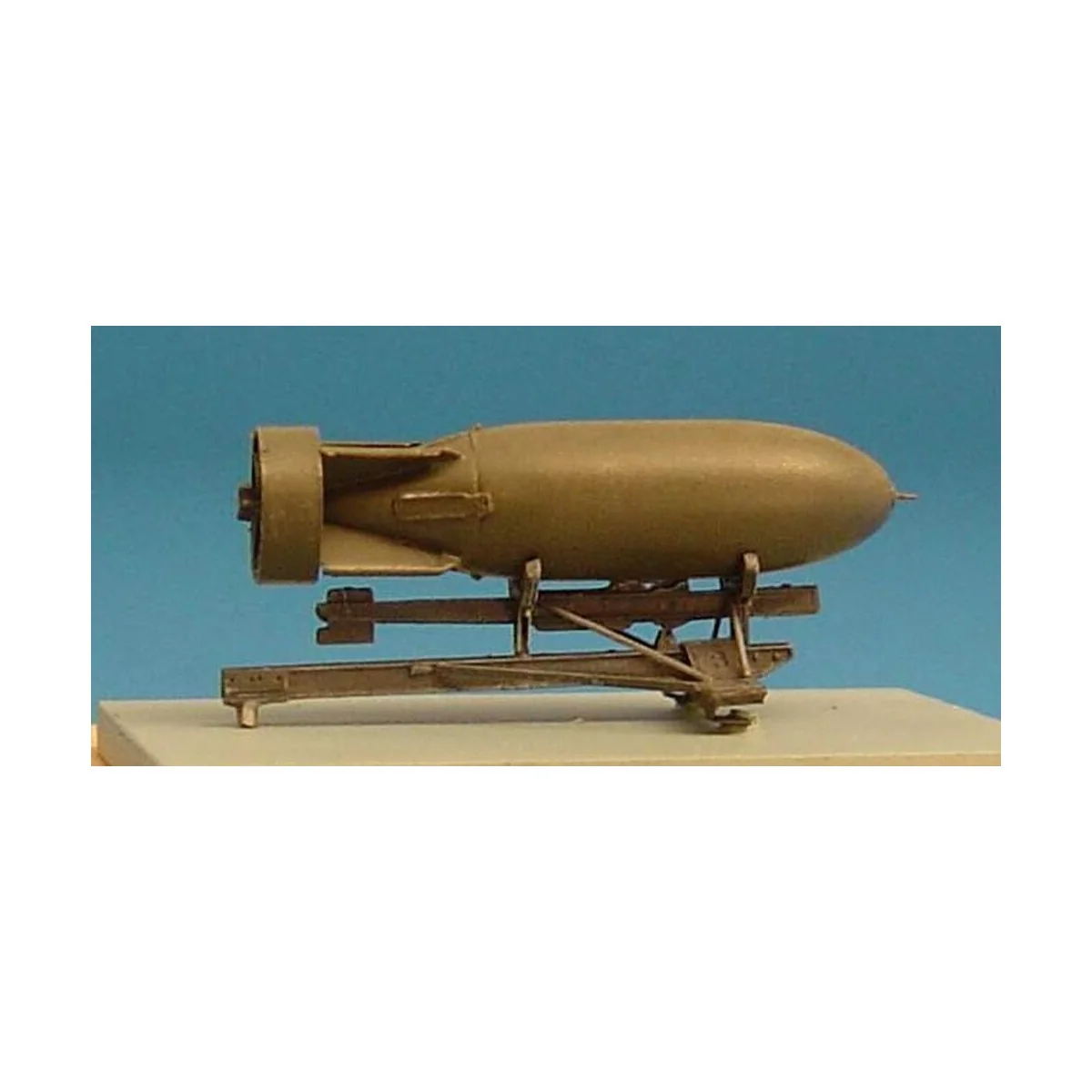 Bomb rack for Spitfire - british 500lb bomb, 1/48 - Brengun BRL48004