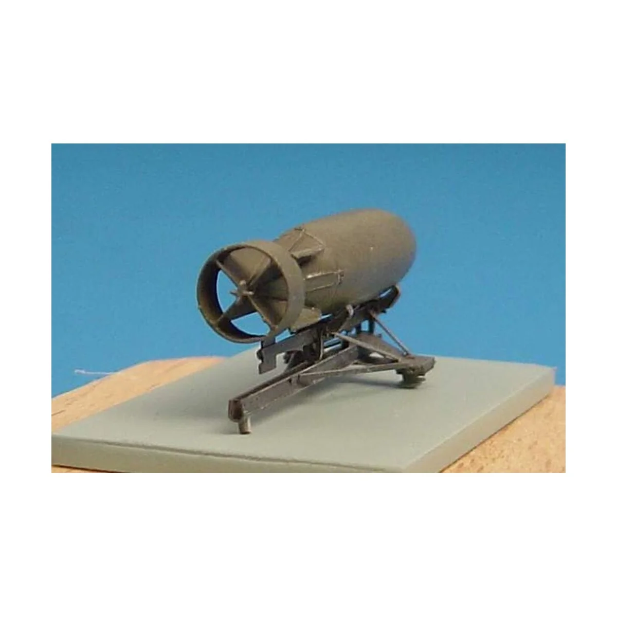 Bomb rack for Spitfire - british 500lb bomb, 1/48 - Brengun BRL48004