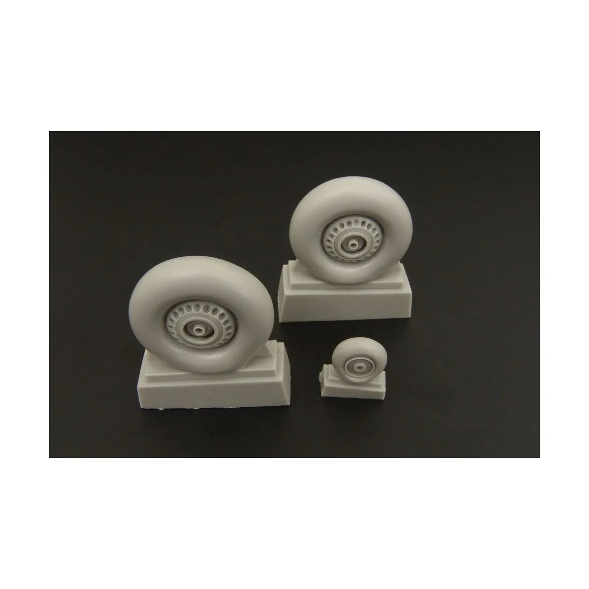Wellington wheel set for (TRUMPETER), 1/48 - Brengun BRL48043