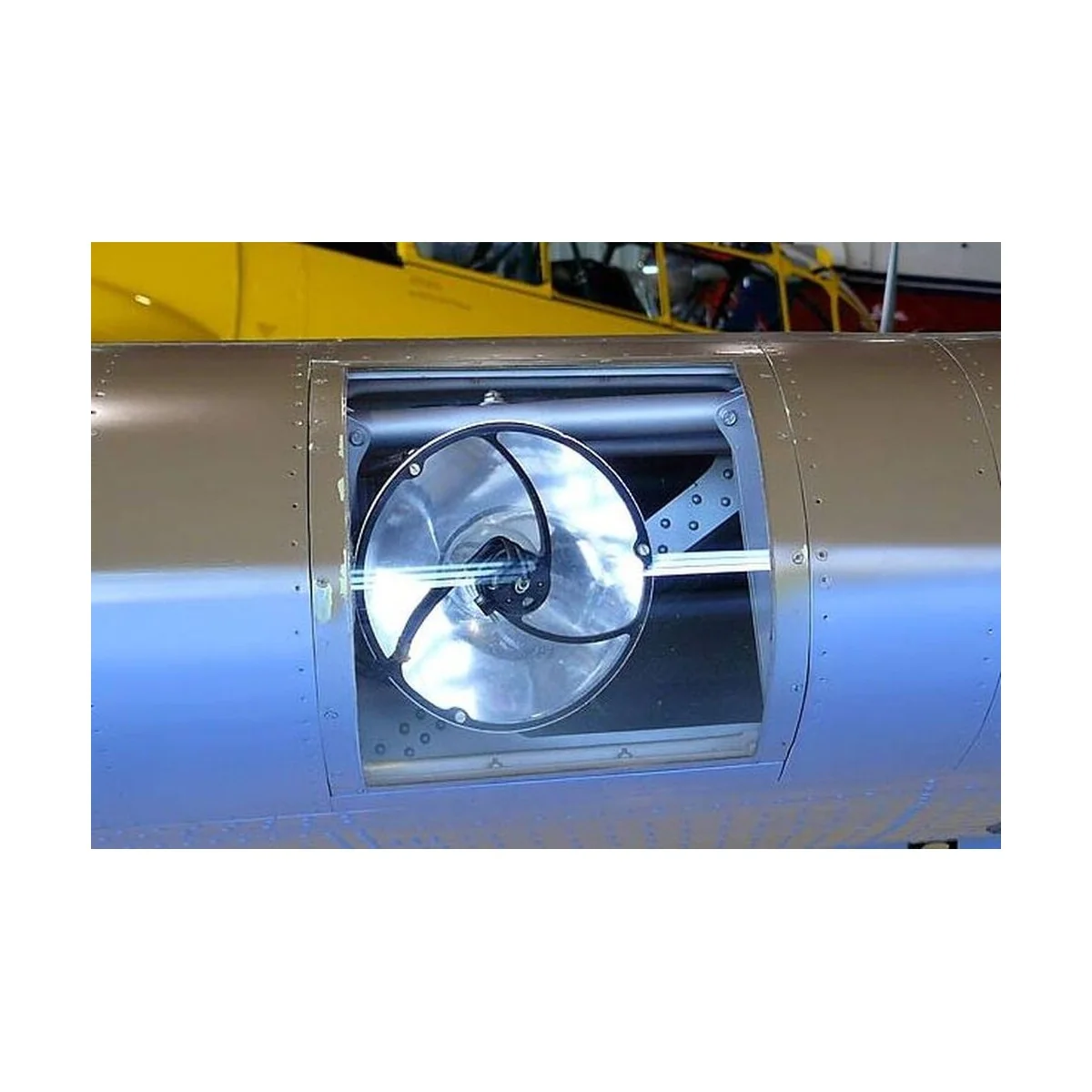 British landing lights, 1/32 - Brengun BRL32015