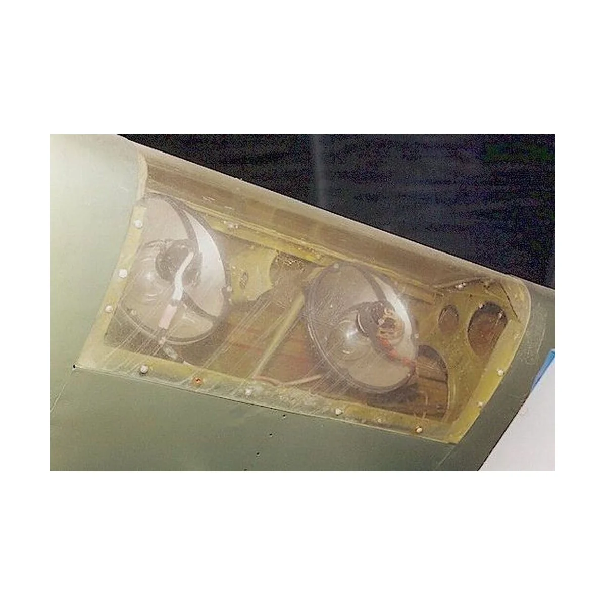 British landing lights, 1/32 - Brengun BRL32015