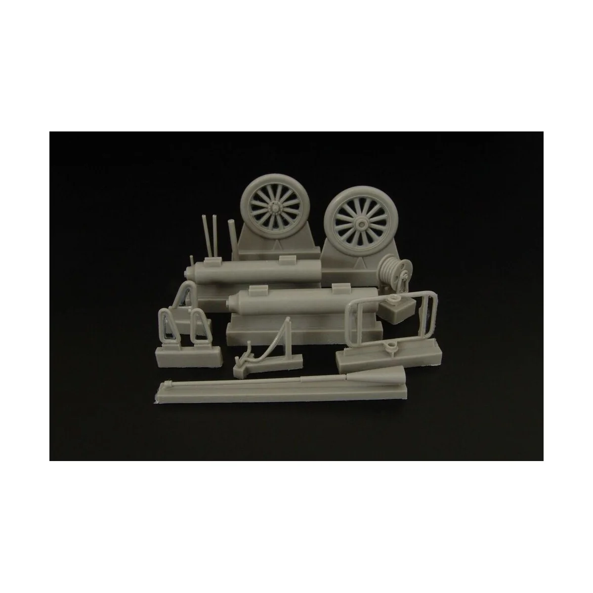 Japanese airfield fire extinguisher, 1/32 - Brengun BRL32026