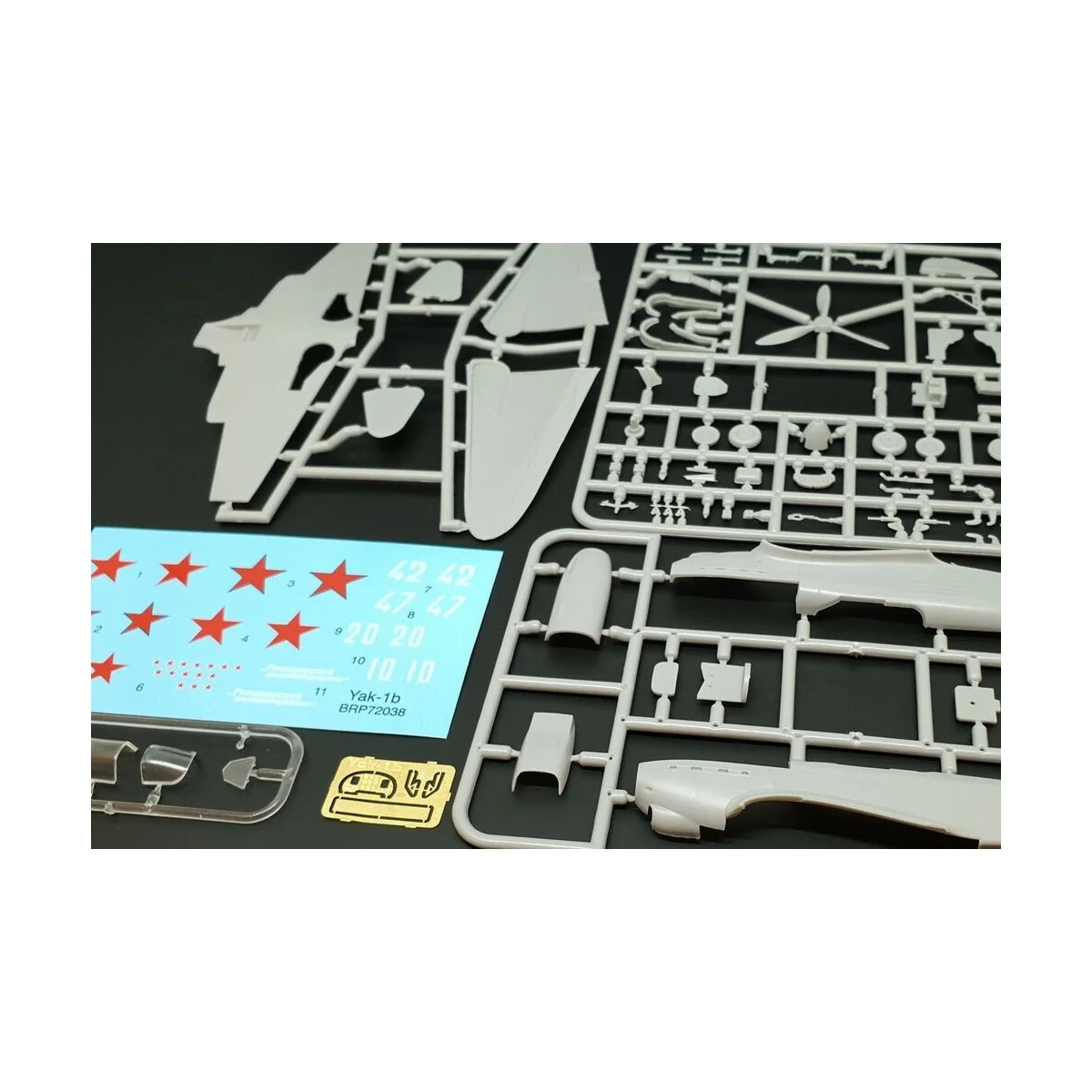 Yak-1b, 1/72 - Brengun BRP72038