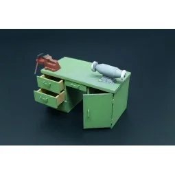 Workbench with table grinder and vise, 1/35 - Hauler HLU35116 2