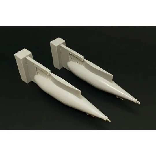 Refueling pod KC-130J (2pcs), 1/72 - Brengun BRL72223