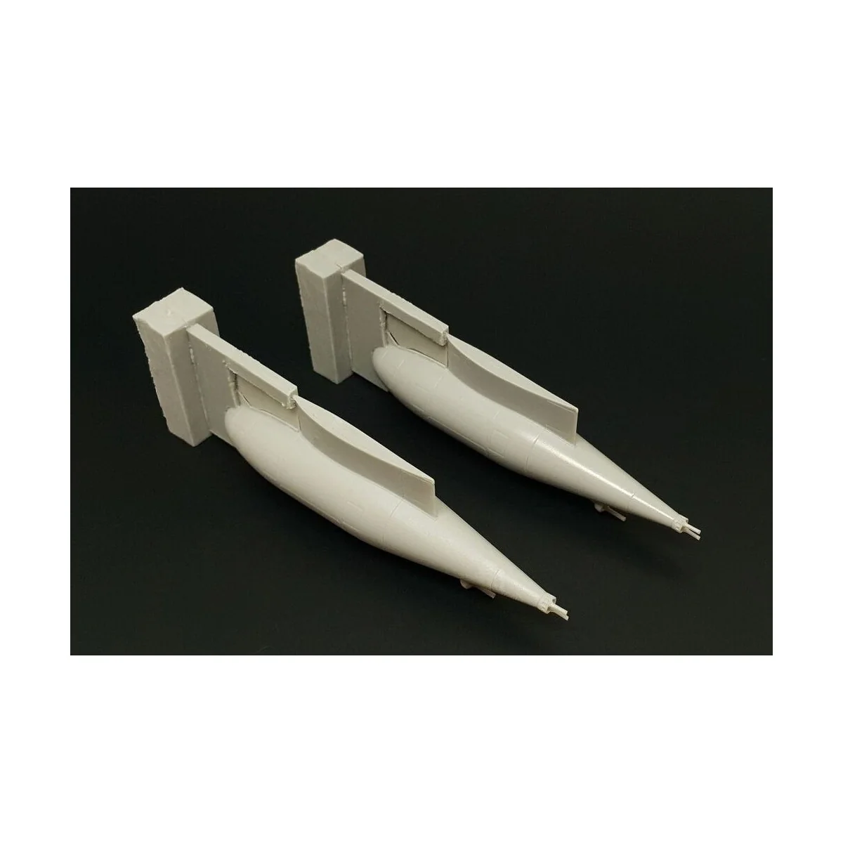 Refueling pod KC-130J (2pcs), 1/72 - Brengun BRL72223