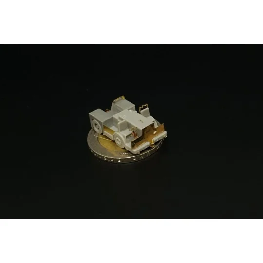 UK Flight Deck Tractor Tugmaster, 1/144 - Brengun BRS144055