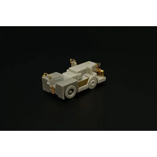 UK Flight Deck Tractor Tugmaster, 1/144 - Brengun BRS144055