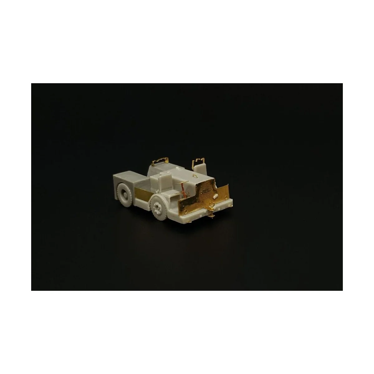 UK Flight Deck Tractor Tugmaster, 1/144 - Brengun BRS144055