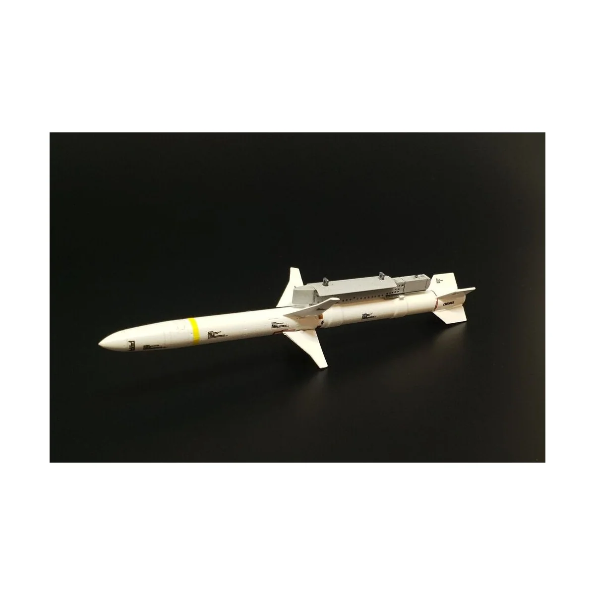 AGM-88 Harm (2pcs), 1/32 - Brengun BRL32043