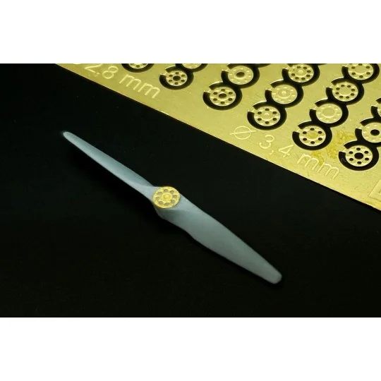 Propeller flangers (for wooden propellers), 1/72 - Brengun BRL72283